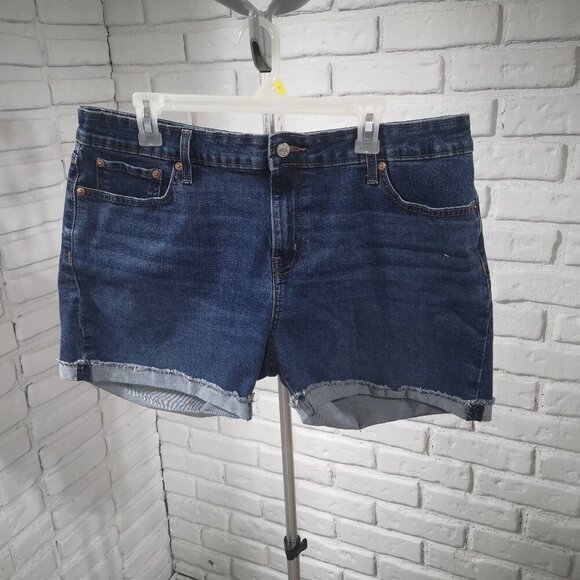 Denizen from Levi's Ladies Size 33 Mid Rise Medium Wash Jean Shorts - Picture 1 of 13